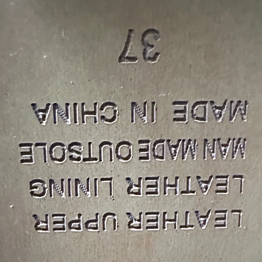 Elegant Fringed Red Sandals - Picture 5 of 6